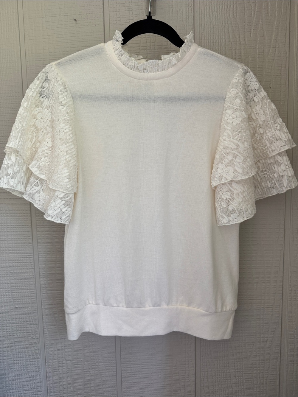 Women's Flutter Sleeve Top Size M